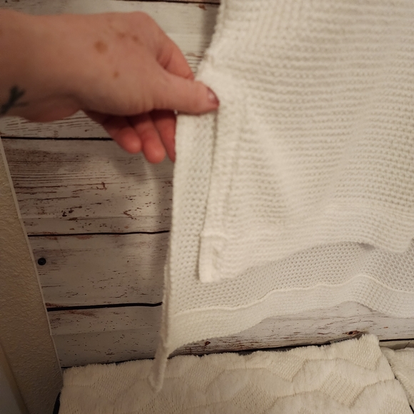 UMGEE...White Waffle Knit Hi-Low Hem Tunic Shirt....size Large - Picture 5 of 7